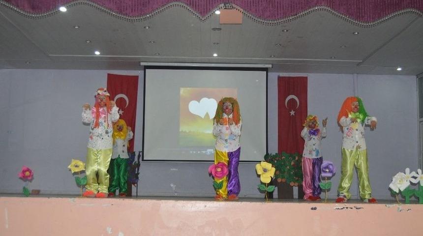 Besni İl&ccedil;esinde &Ccedil;ocuk Şenliği D&uuml;zenledi