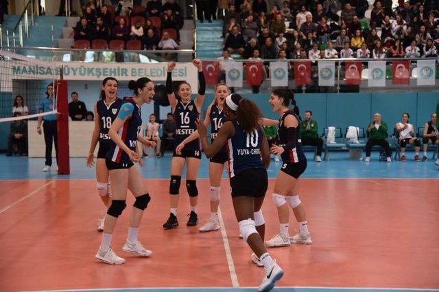 Manisa&rsquo;nın Sultanları Evinde Kaybetti 2