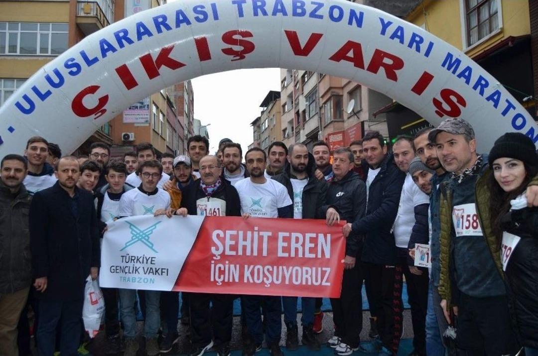 Sporcular Eren B&uuml;lb&uuml;l İ&ccedil;in Koştu