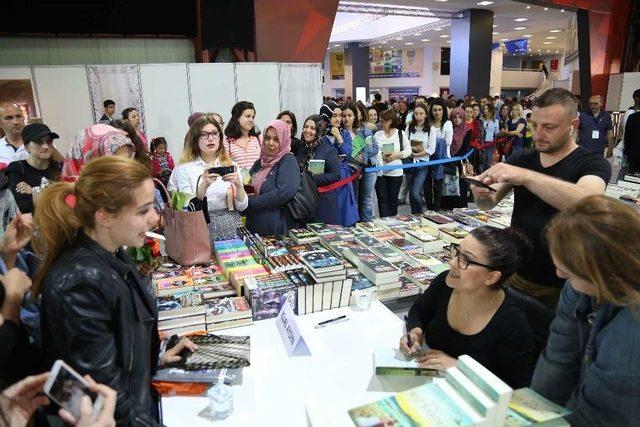 İclal Aydın “kocaeli Kitap Fuarı Benim Kalem”