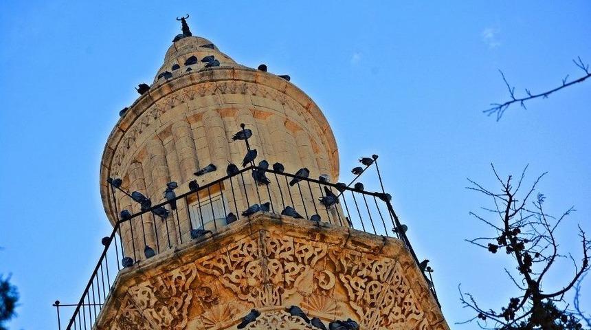 Nusaybin’de Unesco Adayı Cami Ve Kiliseye Ziyaretçi Akını