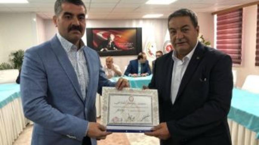 Mhp Milletvekili Fendoğlu Mazbatasını Aldı