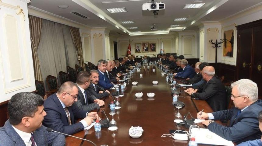 Malazgirt Ziraat Odası Başkanı Kılıç, Bakan Fakıbaba’yla Görüştü