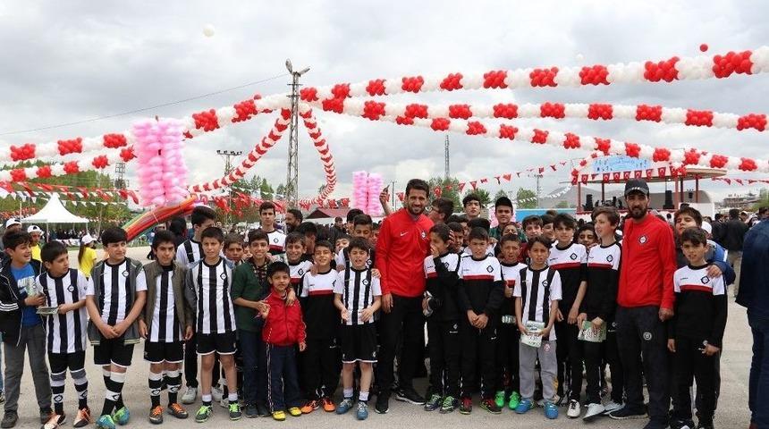 Altay’ın 1. Lig’e Yükselmesi Van’da Sevinçle Kutlandı