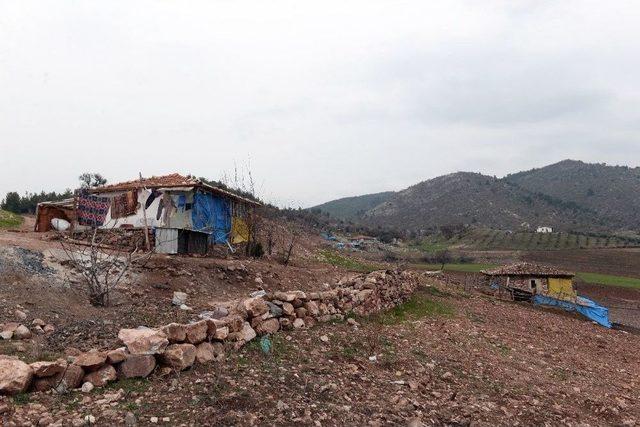 Yıllardır Bekledikleri Elektriğe Kavuşuyorlar