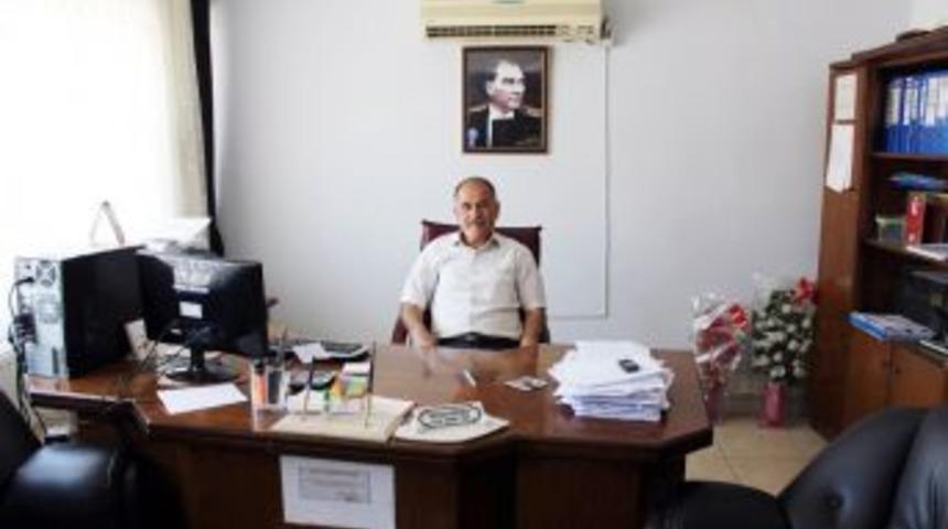 Fet&ouml;&rsquo;den G&ouml;zaltına Alınan Kaymakamı Savunan M&uuml;d&uuml;r, İha Muhabirine Saldırdı