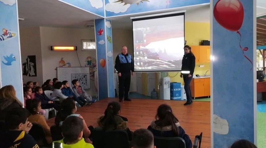 Zabıtadan &Ouml;ğrencilere Bilin&ccedil;li T&uuml;ketici Eğitimi