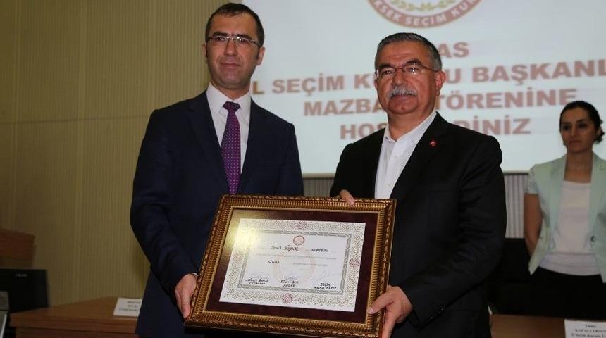 Ak Parti Sivas Milletvekilleri Mazbatalarını Aldı