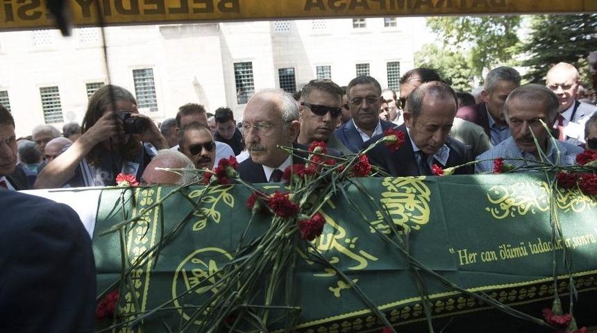 Chp Lideri Kılı&ccedil;daroğlu Bayrampaşa Eski İl&ccedil;e Başkanı Zahit G&uuml;rdal&rsquo;ın Cenaze T&ouml;renine Katıldı