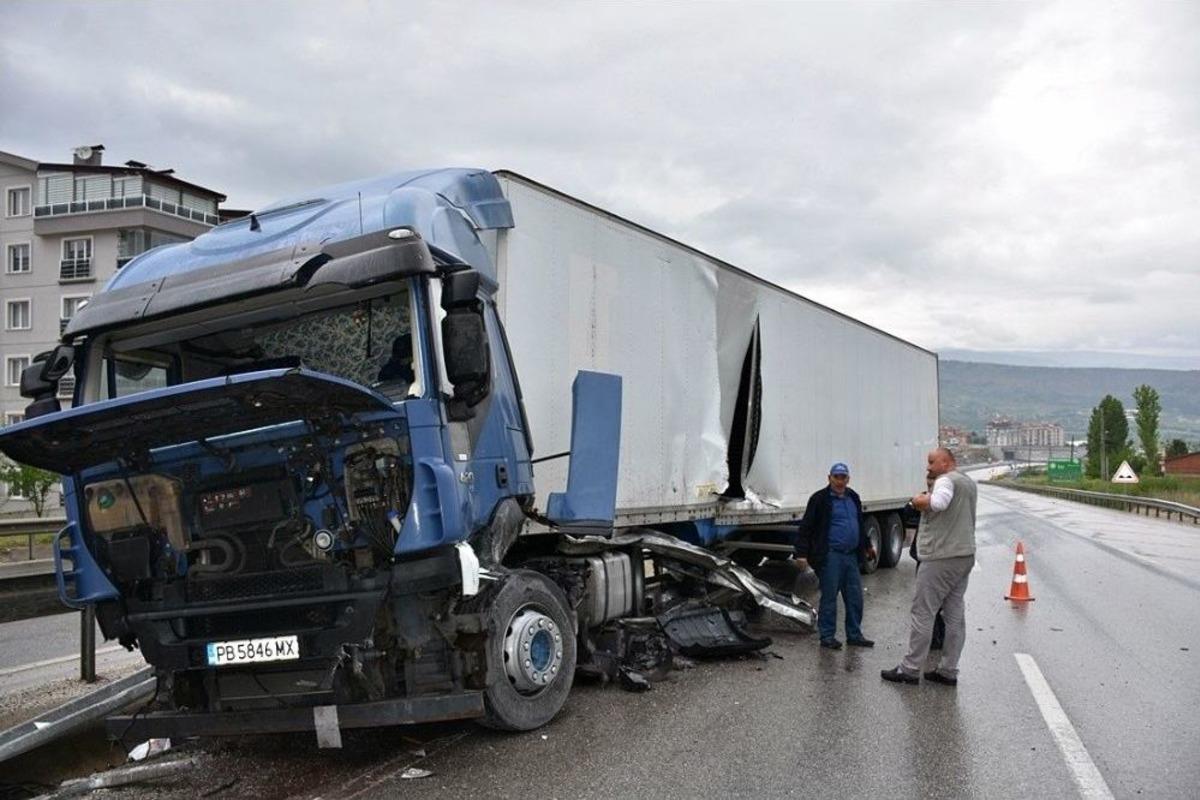 Tosya&rsquo;da Trafik Kazası: 1 Yaralı