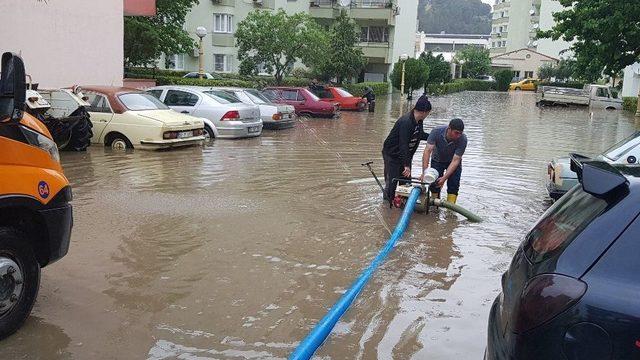 Mayıs Yağmuru Tire’de Hayatı Felç Etti