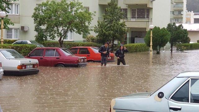 Mayıs Yağmuru Tire’de Hayatı Felç Etti