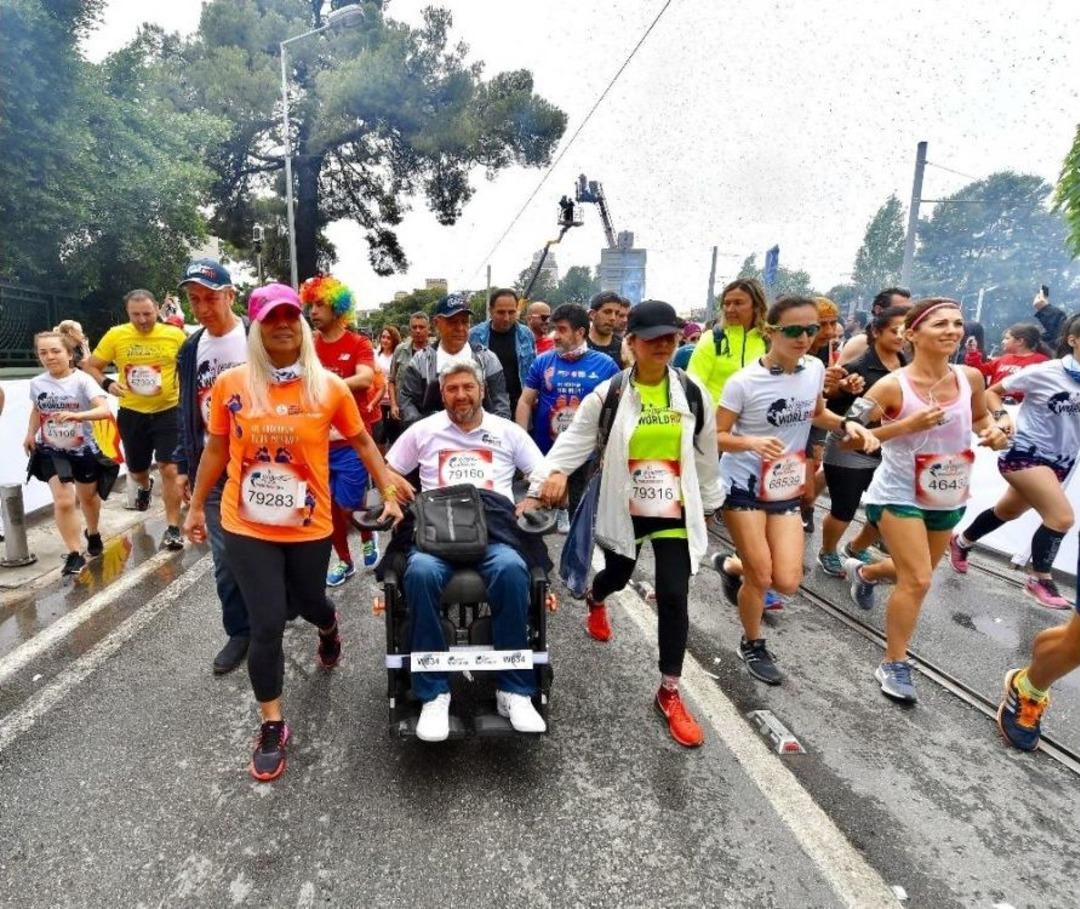 Koşamayanlar İ&ccedil;in Koştular