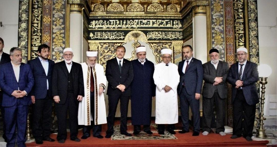 Başbakan Yardımcısı &Ccedil;avuşoğlu Bursa&rsquo;da Kursiyerlere Sertifika Verdi