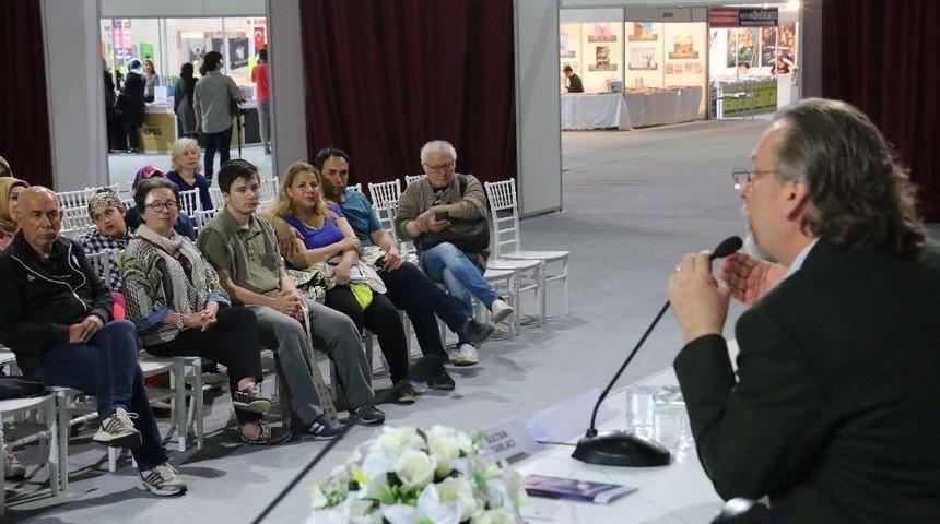 Prof. Dr. Sultan Tarlacı Kitap Fuarı&rsquo;nda &ldquo;aşk&rdquo;ı Anlattı