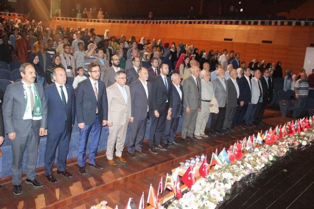 &lsquo;bursa D&uuml;nyaya İlahiyat&ccedil;ı Yetiştiriyor&rsquo; Programında Yabancı &Ouml;ğrencilerden G&ouml;steri