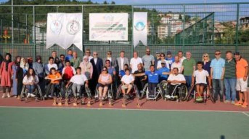 Derece Yapan Sporcular Madalyalarını Aldı