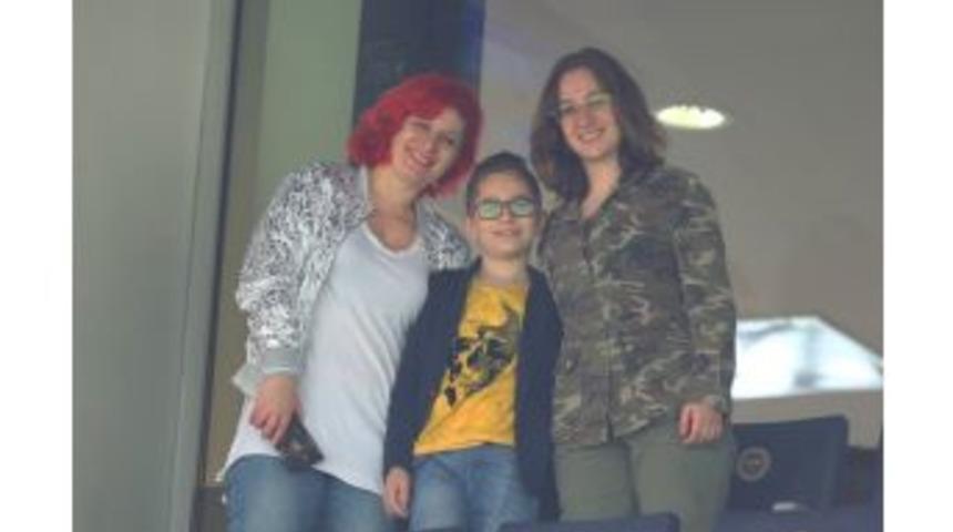 Şehit Ahmet Karaman&rsquo;ın Ailesi Trib&uuml;nde Yerini Aldı