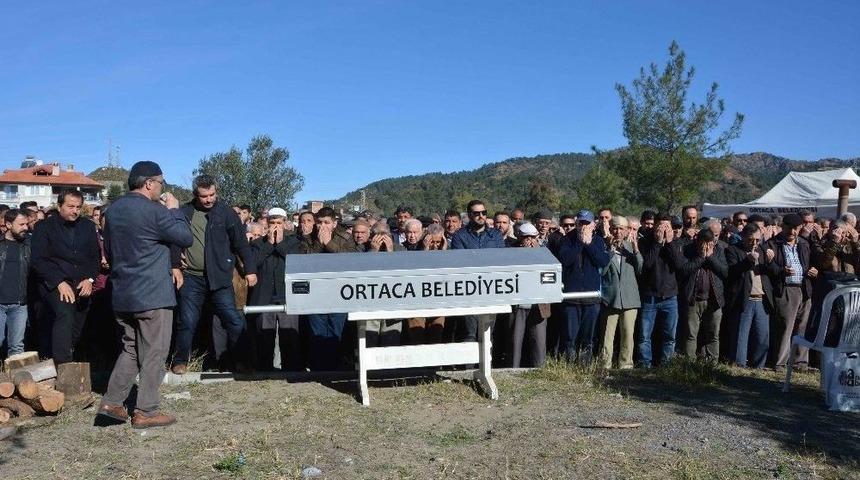 Melike İlhan Gözyaşları İçinde Toprağa Verildi