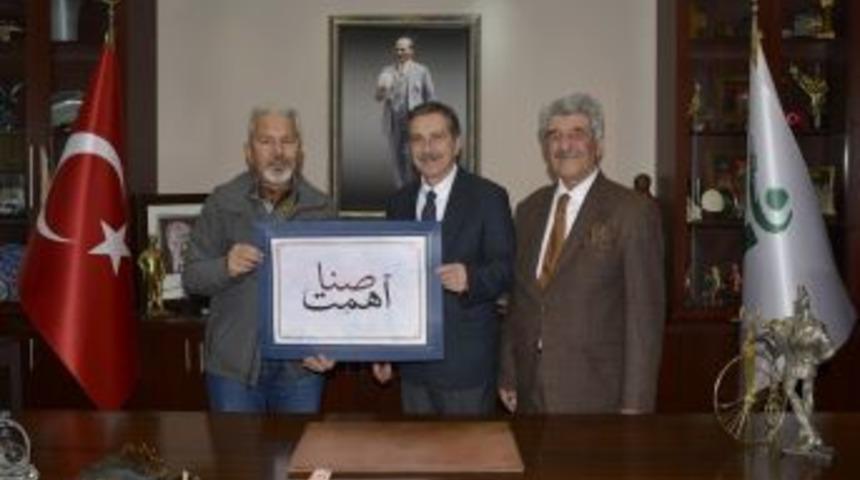 Hattat İpek&rsquo;ten, Başkan Ata&ccedil;&rsquo;a Ziyaret