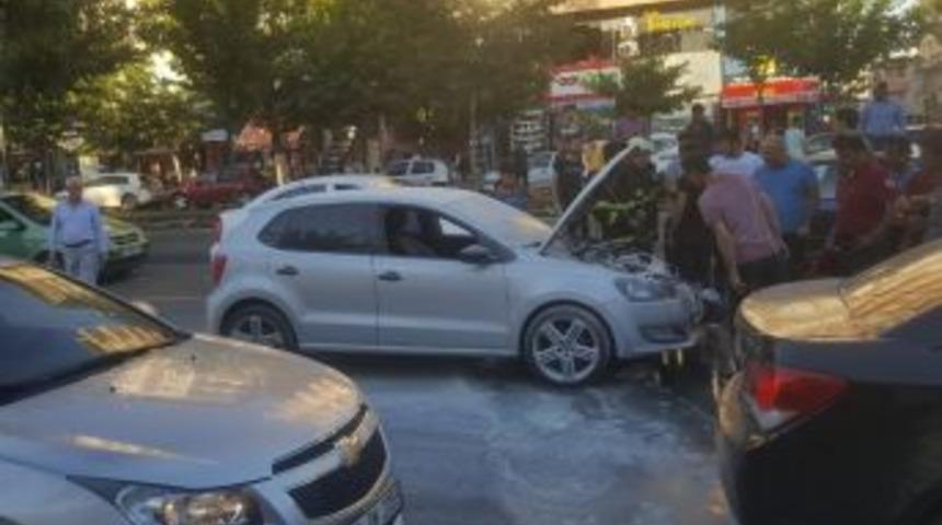 Batman&rsquo;da Seyir Halindeki Otomobil Alev Aldı