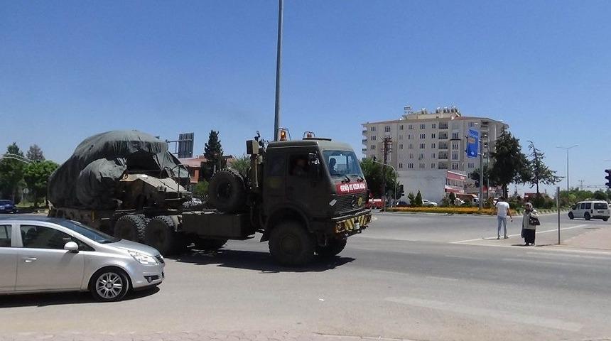 Tel Rıfat İle M&uuml;nbi&ccedil; Sınırına Takviye Birlik Sevk Ediliyor
