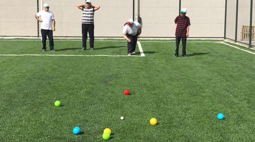 Bocce İle Spor Yaparken Eğleniyorlar