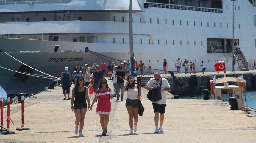 L&uuml;bnanlılar Gemiyle Geldi