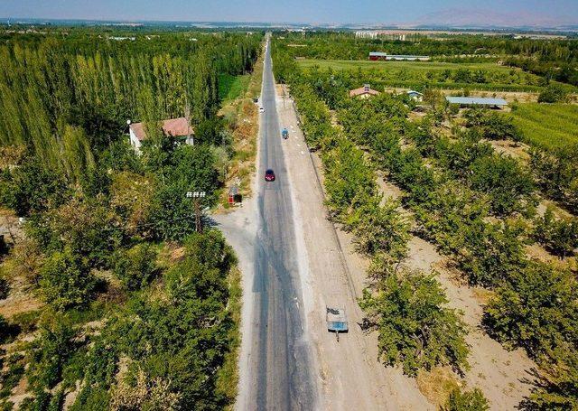 Büyükşehir 2017’de 813 Kilometre Yol Çalışması Yaptı
