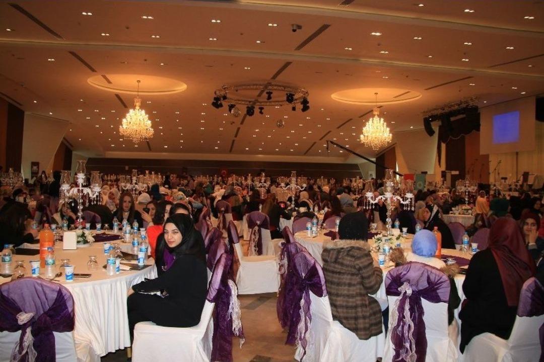 Milletvekili Ve Vali Eşi, Muhtar Eşleriyle Bir Araya Geldi