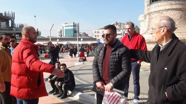 (özel Haber) Taksim’de “çocuk İstismarı” Eylemi