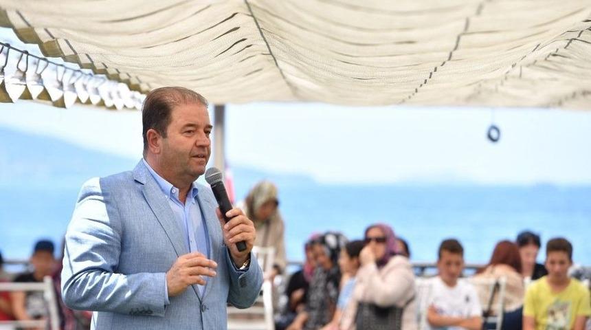 Maltepeli Kadınların Boğaz Keyfi S&uuml;r&uuml;yor