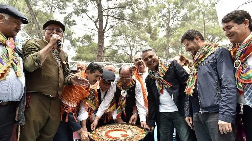 Başkan Uysal Y&ouml;r&uuml;k Toyuna Katıldı