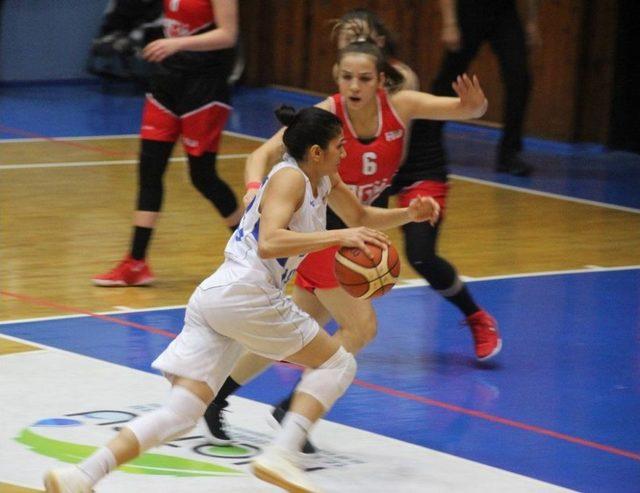 Bilyoner.com Kadınlar Basketbol Süper Ligi: Hatay Bşb: 82 - Agü: 61