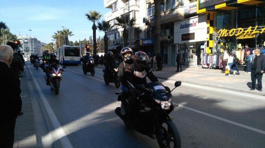 Denizli&rsquo;de Motorlarına Afrin Şehitlerinin İsimlerini Yazıp Şehir Turu Attılar