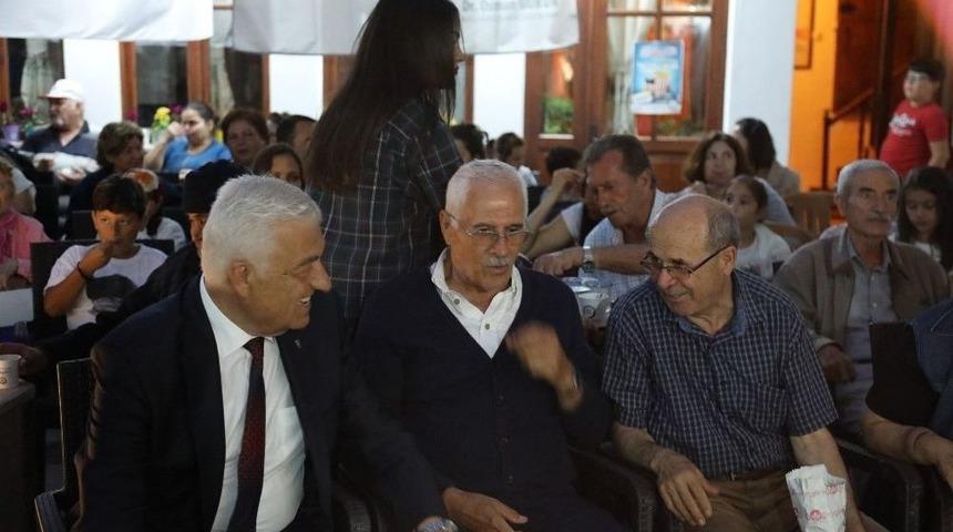 100 Yaş Evinde &lsquo;babam Ve Oğlum&rsquo; Keyfi