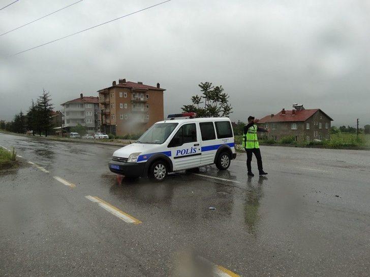 Domaniç’te Şiddetli Sağanak Yağış Yolu Kapattı G3