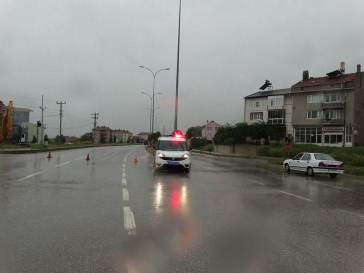 Domaniç’te Şiddetli Sağanak Yağış Yolu Kapattı G5