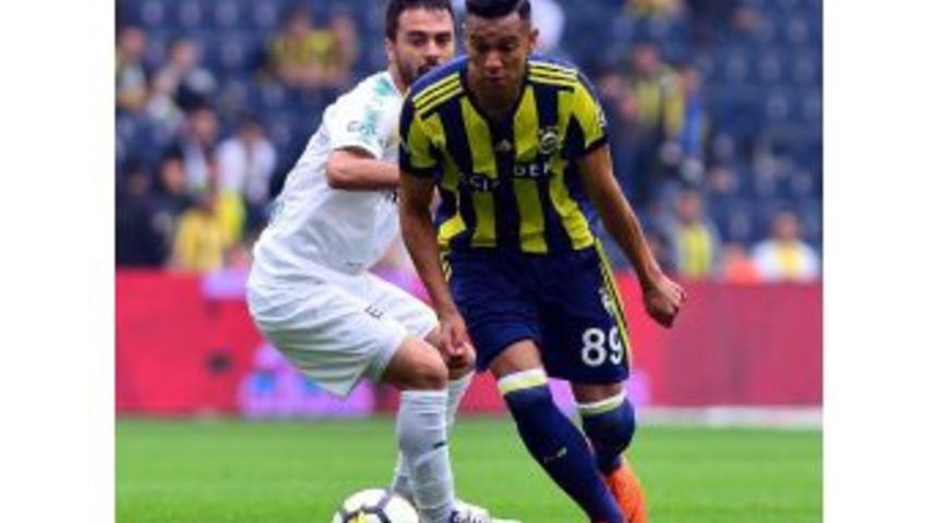 Souza Fenerbah&ccedil;e&rsquo;yi Sırtlıyor