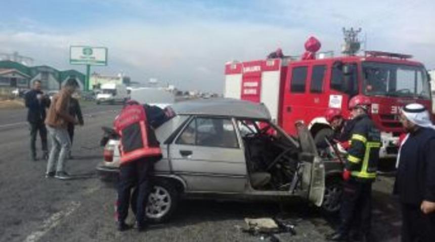 Otomobiller &Ccedil;arpıştı: 4 Yaralı