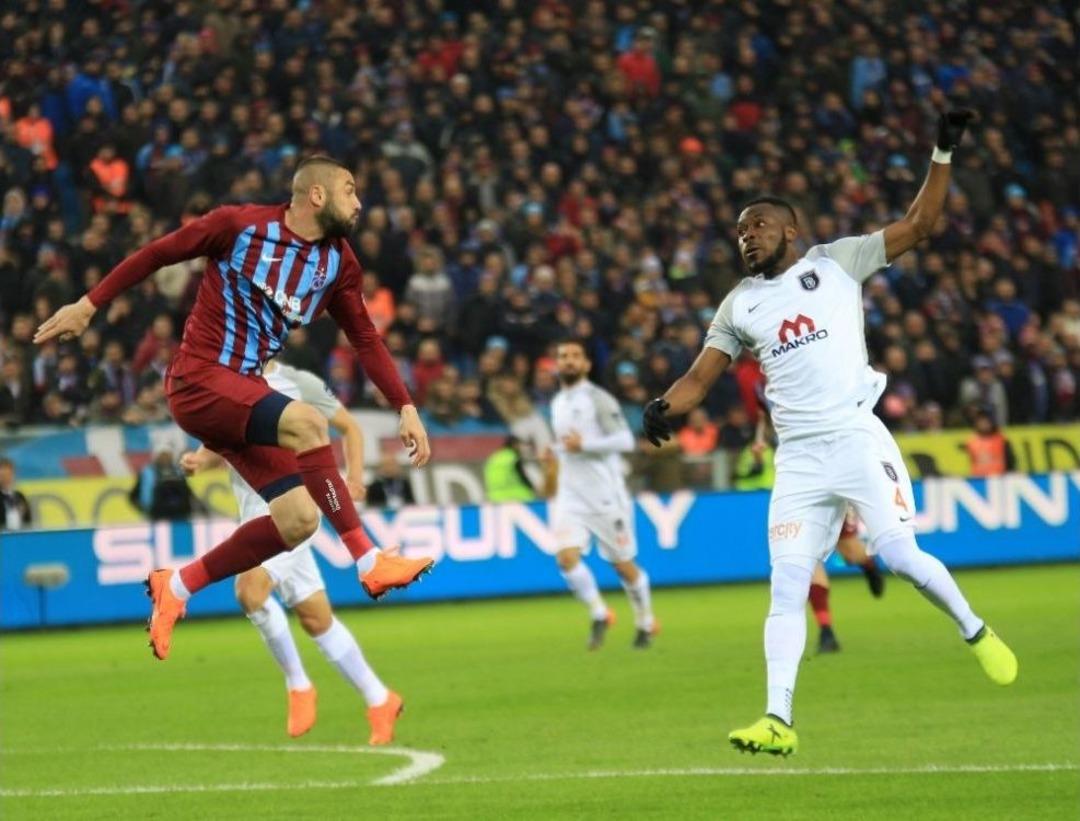 Spor Toto S&uuml;per Lig: Trabzonspor: - Medipol Başakşehir: 1 (ilk Yarı)