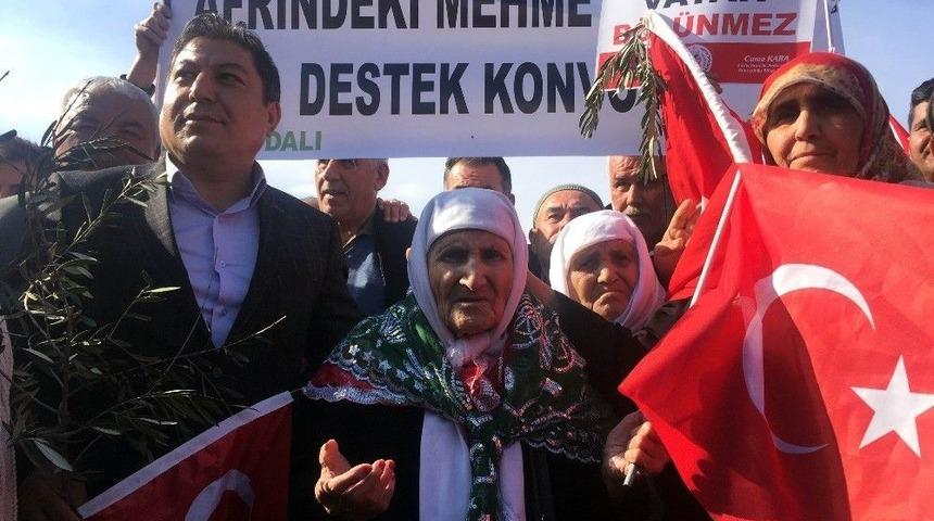 105 Yaşındaki Nineden Mehmet&ccedil;iğe 11 K&uuml;&ccedil;&uuml;kbaş Hayvan