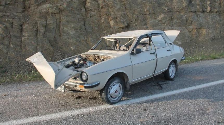 Elazığ&rsquo;da Trafik Kazası:2 Yaralı