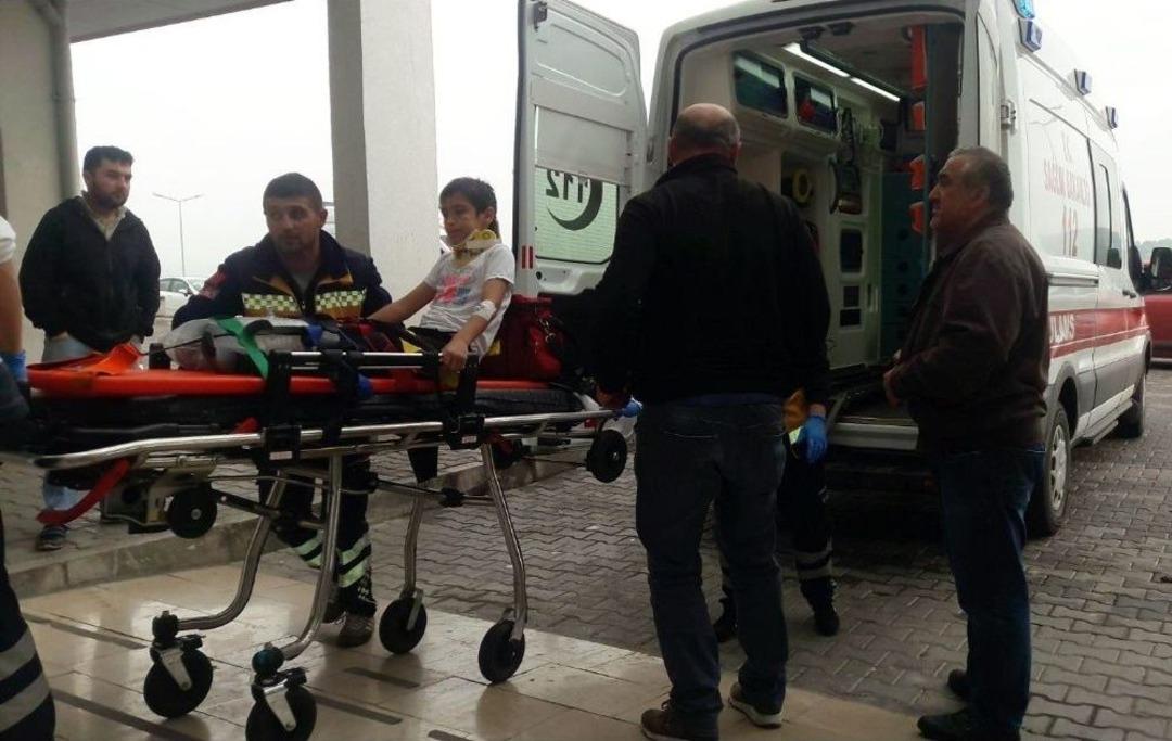 Otomobil Beton Mikseriyle &Ccedil;arpıştı: 1&rsquo;i &Ccedil;ocuk 5 Yaralı