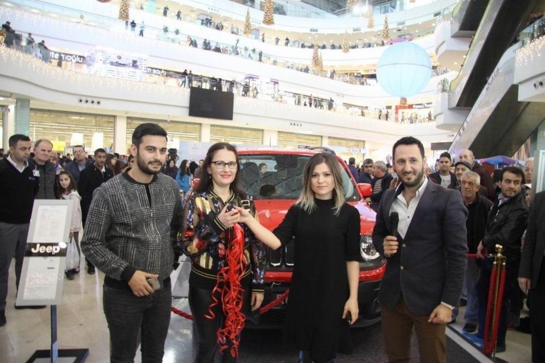 Tekirda Avm L&uuml;ks Araba Kazandırdı