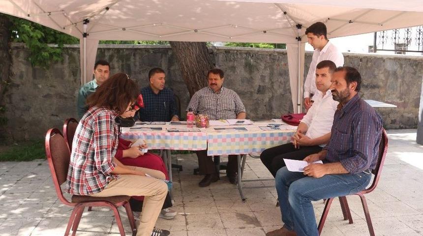 Ağrı İl Milli Eğitim M&uuml;d&uuml;r&uuml; Turan&rsquo;dan &ldquo;tercih Danışmanlığı&rsquo; Standına Ziyaret