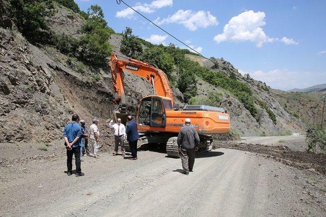 Vali Pehlivan Dövmekaya Göleti Ve Alapelit Köyü Yolunda İncelemelerde Bulundu