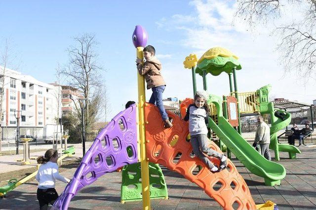 Tekkek&ouml;y&rsquo;de Parklar Cıvıl Cıvıl 1