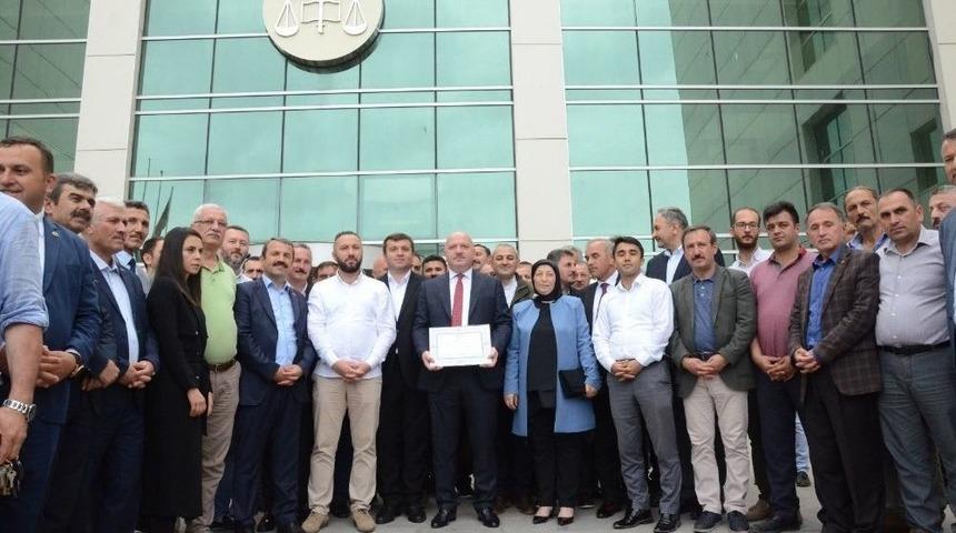 Metin G&uuml;ndoğdu Mazbatasını Aldı