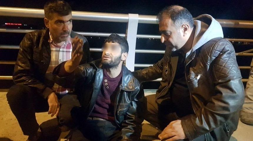 K&ouml;pr&uuml;de İntihara Kalkıştı, Emniyet M&uuml;d&uuml;r&uuml; Vazge&ccedil;irdi